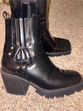 Shoedazzle Enslee Chelsea Bootie Chunky Heel Boot Justfab Sz 9.5